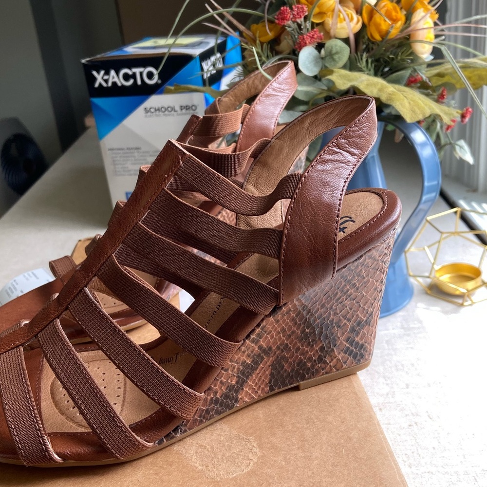 Sofft Women’s Barstow Wedge Brwn Sz 8 perfect comfy fashionable hot summer shoe